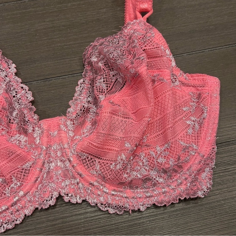 Wacoal 65191 Embrace Lace Bra - Picture 2 of 8